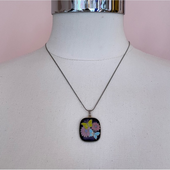 Vintage CLOISONNÉ Butterfly Spring Floral Pastel Fairy Cottage Core Necklace - Picture 8 of 9